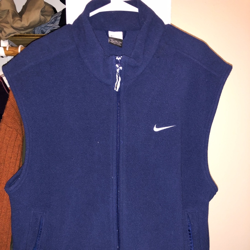 Nike wind runner